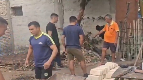 Solidaridad: Policías se unen para construir parte de la casa al suboficial Cristian Gómez