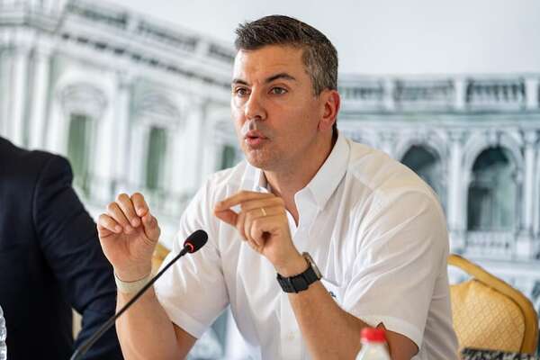 Vínculos empresariales de Peña califican como mal desempeño de funciones, según diputado González - Política - ABC Color