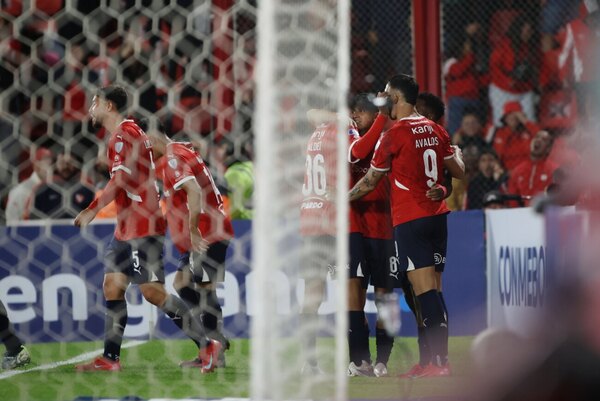 Versus / Independiente suma su primera victoria en el grupo de Guaraní