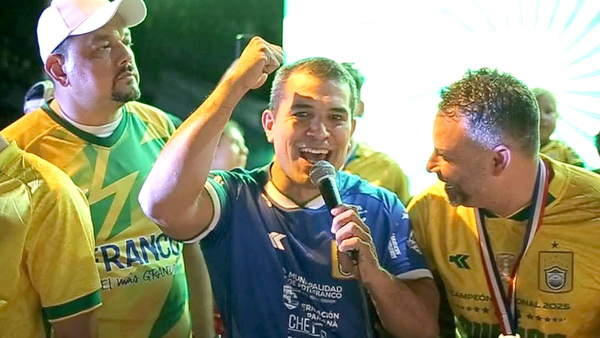 Roque Godoy fue abucheado durante festejo deportivo tras insinuar una tercera reelección - La Clave