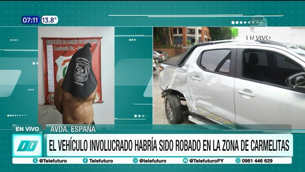 Asunción: Robó un vehículo, chocó contra columnas de la Ande y luego huyó a pie desnudo