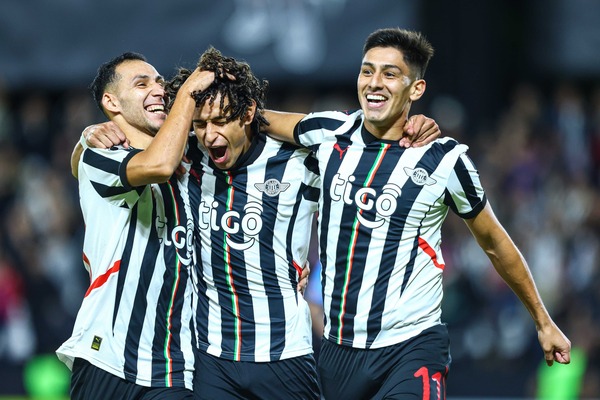 Con autoridad, Libertad venció por 2-0 a Talleres en La Huerta - trece