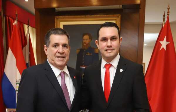 Senador y líder político de Itapúa visita al Presidente de la ANR: analizaron la actualidad política y trazaron estrategias para mejorar el bienestar de la ciudadanía