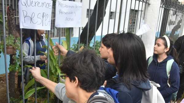 Colegio Stella Maris es tomado de nuevo contra director por amedrentamientos