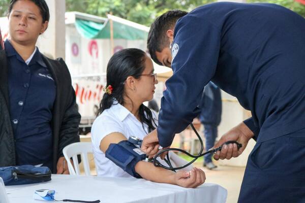 Pobladores de Ñemby acceden a servicios integrales gratuitos de Ciudad Mujer Móvil - .::Agencia IP::.