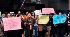 Diario HOY | Suman y siguen las denuncias: reconocido colegio asunceno reclama falta de docentes