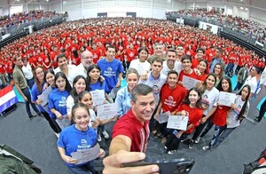Casi 7.000 jóvenes recibirán certificados como nuevos becarios del Gobierno en este 2025 - .::Agencia IP::.