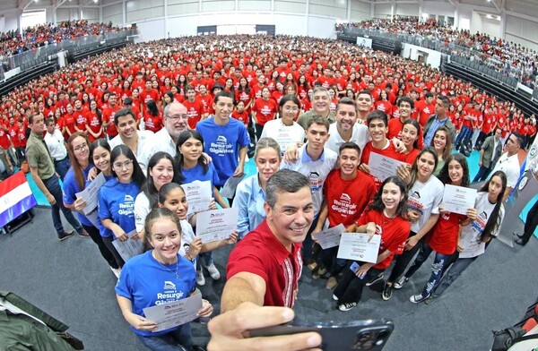 Casi 7.000 jóvenes recibirán certificados como nuevos becarios del Gobierno en este 2025 - .::Agencia IP::.