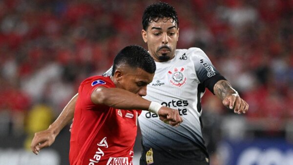 El Corinthians empata en el final ante América en Cali