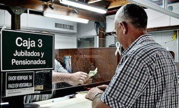 Jubilados y pensionados de IPS cobrarán antes de los días santos - ADN Digital