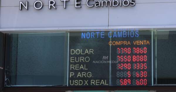 La Nación / En 7 días, el dólar retrocedió 30 puntos y se ubica en G. 7.990