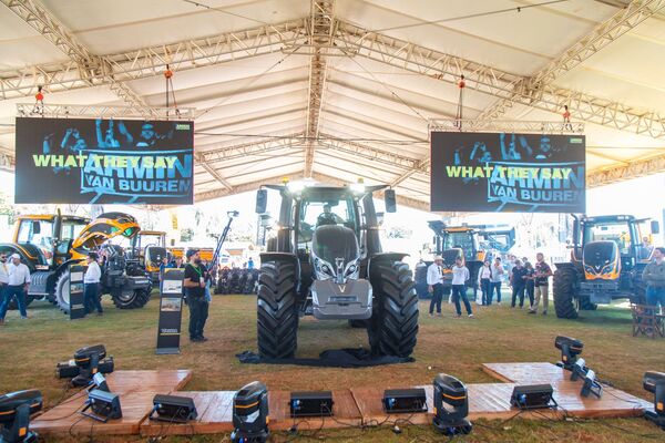 Grupo Rieder presentó el Valtra Q5, el tractor más tecnológico de su línea, en Innovar Feria Agropecuaria 2025