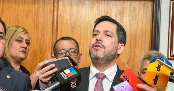 Diario HOY | “No podemos quedarnos solamente con la versión del país que nos espió”, afirma Latorre
