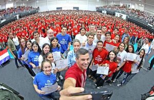Casi 7.000 jóvenes recibirán certificados como nuevos becarios del Gobierno en este 2025