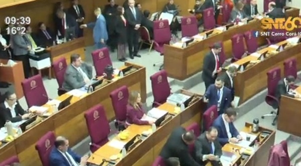 Presentan proyecto para crear el Ministerio de la Familia, pero postergan su tratamiento - SNT
