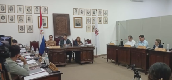 CONCEJALES COLORADOS DEJARON SIN QUORUM SESIÓN PARA TRATAR EL VETO DEL INTENDENTE