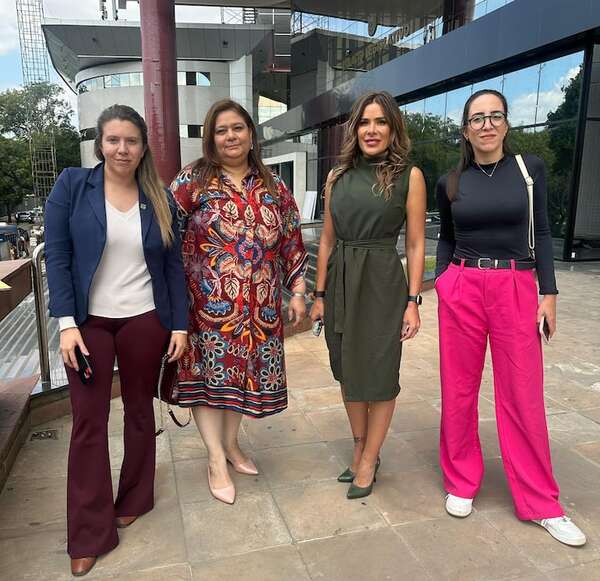 Asunción: concejalas rechazaron intención de eliminar el Ministerio de la Mujer - Nacionales - ABC Color