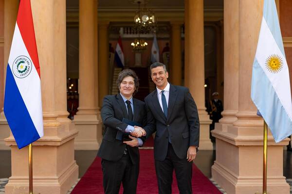 PARAGUAY Y ARGENTINA REAFIRMAN LAZOS POLÍTICOS Y COMERCIALES TRAS REUNIÓN DE PRESIDENTES EN ASUNCIÓN