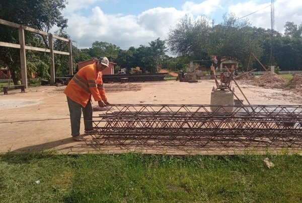 Reinician trabajos por el tinglado La Olla del Club 13 de Junio, destrozado por viento huracanado en septiembre del 2024 - Noticiero Paraguay