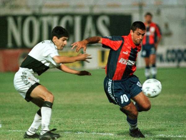 El día que Olimpia derrotó a un Vélez Sarsfield vestido de ¡Cerro Porteño! - Olimpia - ABC Color