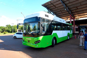 Realizan prueba de bus eléctrico y la estación de carga en Hernandarias - La Clave