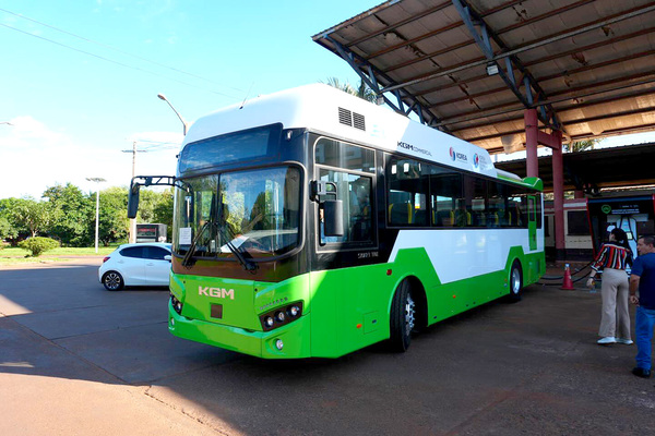 Realizan prueba de bus eléctrico y la estación de carga en Hernandarias - La Clave