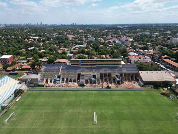Luqueño: Derrumbe parcial de Preferencias - Sportivo Luqueño - ABC Color