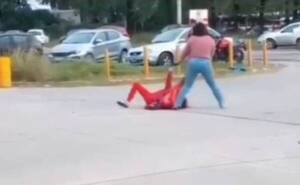 [VIDEO] Dos mujeres, un colectivero… Doñas se trenzaron a golpes por un chofer de colectivo