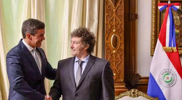 Javier Milei desde Paraguay: El camino es la desregulación y el superávit fiscal