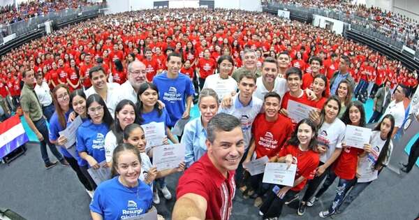 La Nación / Peña convoca a los jóvenes que accedieron a las Becas de Gobierno