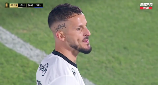 Versus / Nerviosismo en Olimpia: El cruce entre Benedetto y Rodney Redes