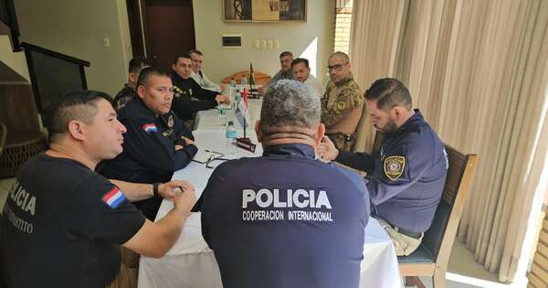 La Nación / Policías analizan más cooperación ante robo diario de vehículos en la frontera