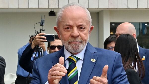 Las guerras comerciales "no tienen vencedores", dice Lula en cumbre de Celac
