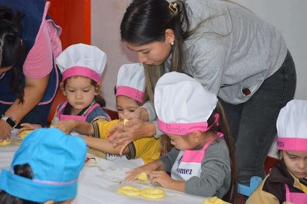 Estudiantes elaboraron chipa apo en una escuela de Ñemby - Nacionales - ABC Color
