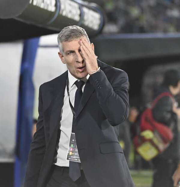 Martin Palermo dejo de ser técnico de Olimpia - Fútbol - ABC Color
