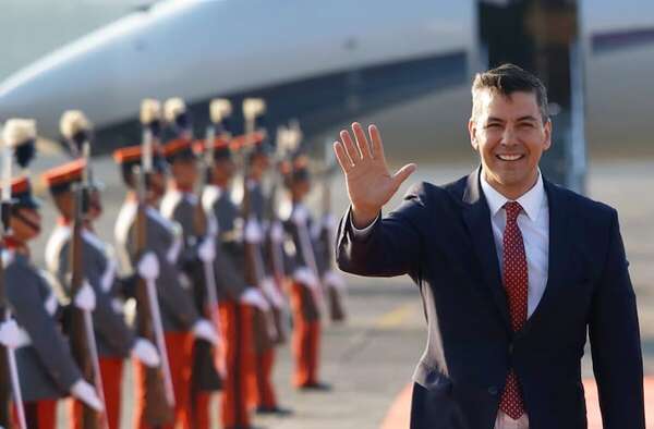 Agencia de viajes amiga de Santiago Peña acapara millonarias licitaciones - Política - ABC Color