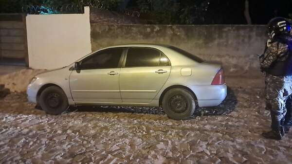 Delincuentes roban a dueña de joyería y abandonan vehículo robado - Policiales - ABC Color