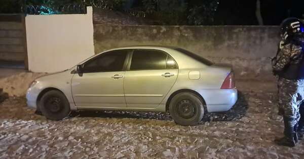 La Nación / Asaltan a dueña de una joyería cuando llegaba a su casa en Lambaré
