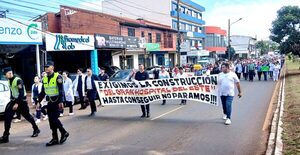 Marchan por un mejor sistema de salud y la construcción del Gran Hospital del Este - La Clave