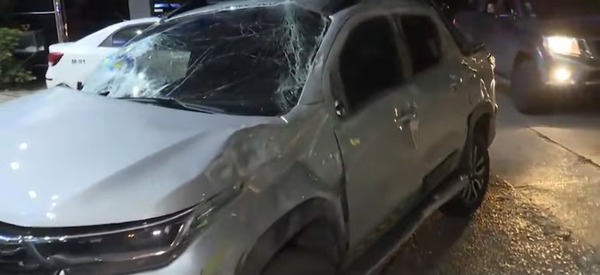 Huyó desnudo tras protagonizar un siniestro vial - 1000 Noticias