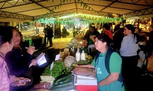 “Semana Santa Ra’arõvo”: más de mil familias ofertan productos del campo en feria departamental - .::Agencia IP::.