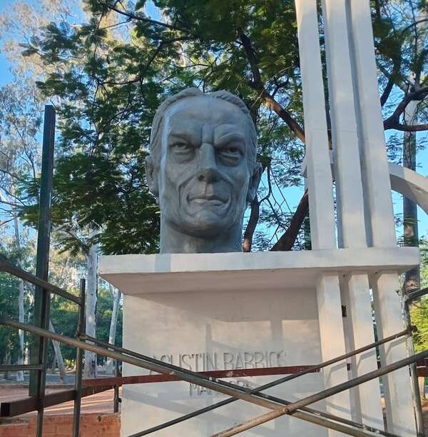 Restauración del busto de Mangoré desata polémica - Nacionales - ABC Color