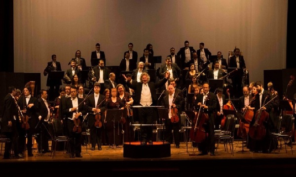 OSCA Y Christoph Wagner presentan el "Una Noche Inolvidable" en el Teatro Municipal "Ignacio A. Pane" - OviedoPress
