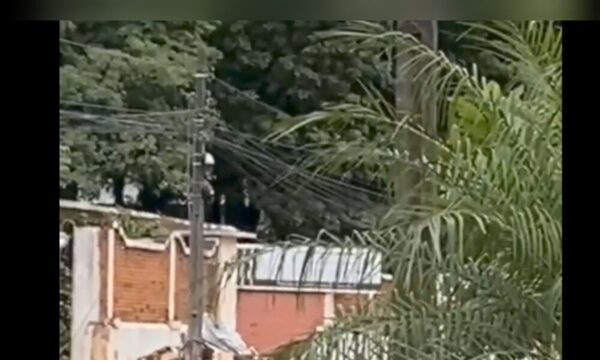 (VIDEO)Ladrones pelaron edificio derrumbado de Encarnación