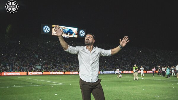 Julio Cáceres da un guiño a Olimpia