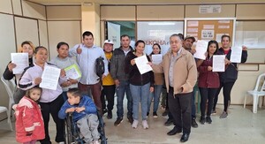 MDS regulariza territorios sociales y firma contratos con familias de Coronel Oviedo - .::Agencia IP::.