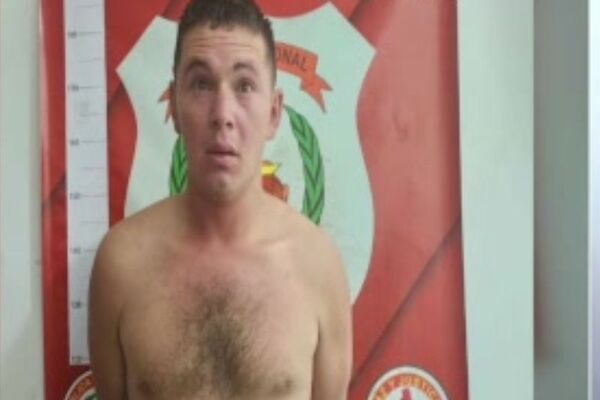Hombre que robó vehículo y huyó desnudo en Asunción - SNT