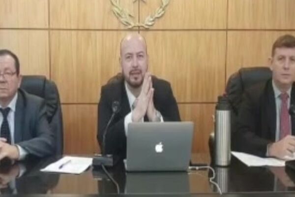 Declaran inocente a un docente acusado de acoso - SNT