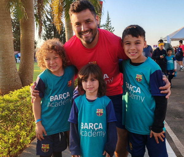 ¡El sueño del pibe! Tres hermanos paraguayos fueron convocados por la academia de fútbol del Barcelona