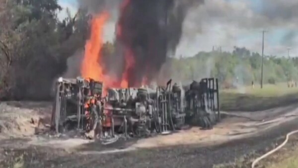 Camión con combustible vuelca e incendia tras chocar contra una vaca en ruta Paraguarí–Villarrica